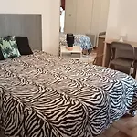 Spacieux 2 Chambres, 4 Personnes, Terrasse Vue Port , Wifi Gratuit Et Parking Prive Gratuit, Lave Linge, Congelateur, Situe Pres De La Plage, Commerces, Marche Et Restaurants *