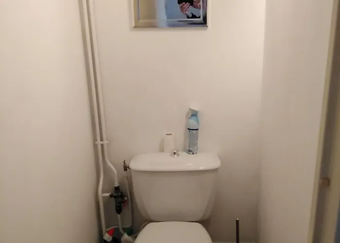 Spacieux 2 Chambres, 4 Personnes, Terrasse Vue Port , Wifi Gratuit Et Parking Prive Gratuit, Lave Linge, Congelateur, Situe Pres De La Plage, Commerces, Marche Et Restaurants Lägenhet Carnon-Plage