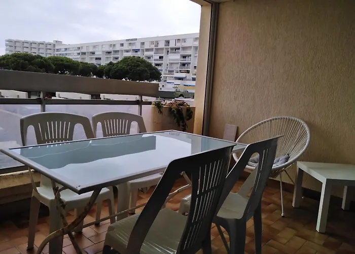 Spacieux 2 Chambres, 4 Personnes, Terrasse Vue Port , Wifi Gratuit Et Parking Prive Gratuit, Lave Linge, Congelateur, Situe Pres De La Plage, Commerces, Marche Et Restaurants Lägenhet *