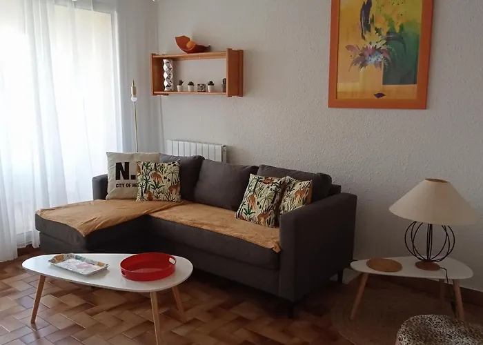 Lägenhet Spacieux 2 Chambres, 4 Personnes, Terrasse Vue Port , Wifi Gratuit Et Parking Prive Gratuit, Lave Linge, Congelateur, Situe Pres De La Plage, Commerces, Marche Et Restaurants