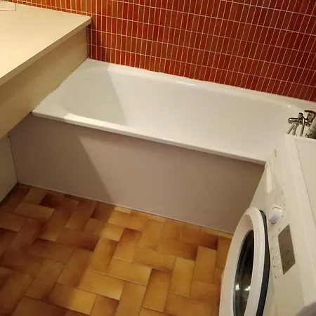 Apartment Spacieux 2 Chambres, 4 Personnes, Terrasse Vue Port , Wifi Gratuit Et Parking Prive Gratuit, Lave Linge, Congelateur, Situe Pres De La Plage, Commerces, Marche Et Restaurants *