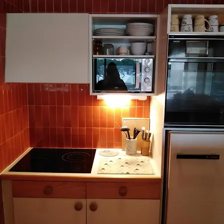 Apartment Pour 2 A 4 Personnes Entre Port Et De Pres Commerces Et Restaurants *