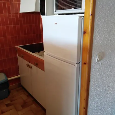 Apartment Spacieux 2 Chambres, 4 Personnes, Terrasse Vue Port , Wifi Gratuit Et Parking Prive Gratuit, Lave Linge, Congelateur, Situe Pres De La Plage, Commerces, Marche Et Restaurants *