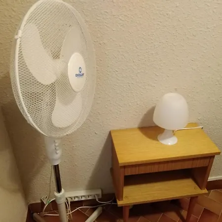 Spacieux 2 Chambres, 4 Personnes, Terrasse Vue Port , Wifi Gratuit Et Parking Prive Gratuit, Lave Linge, Congelateur, Situe Pres De La Plage, Commerces, Marche Et Restaurants Διαμέρισμα
